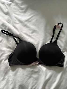BNWT Victoria's Secret Black Push Up Bra (34B)